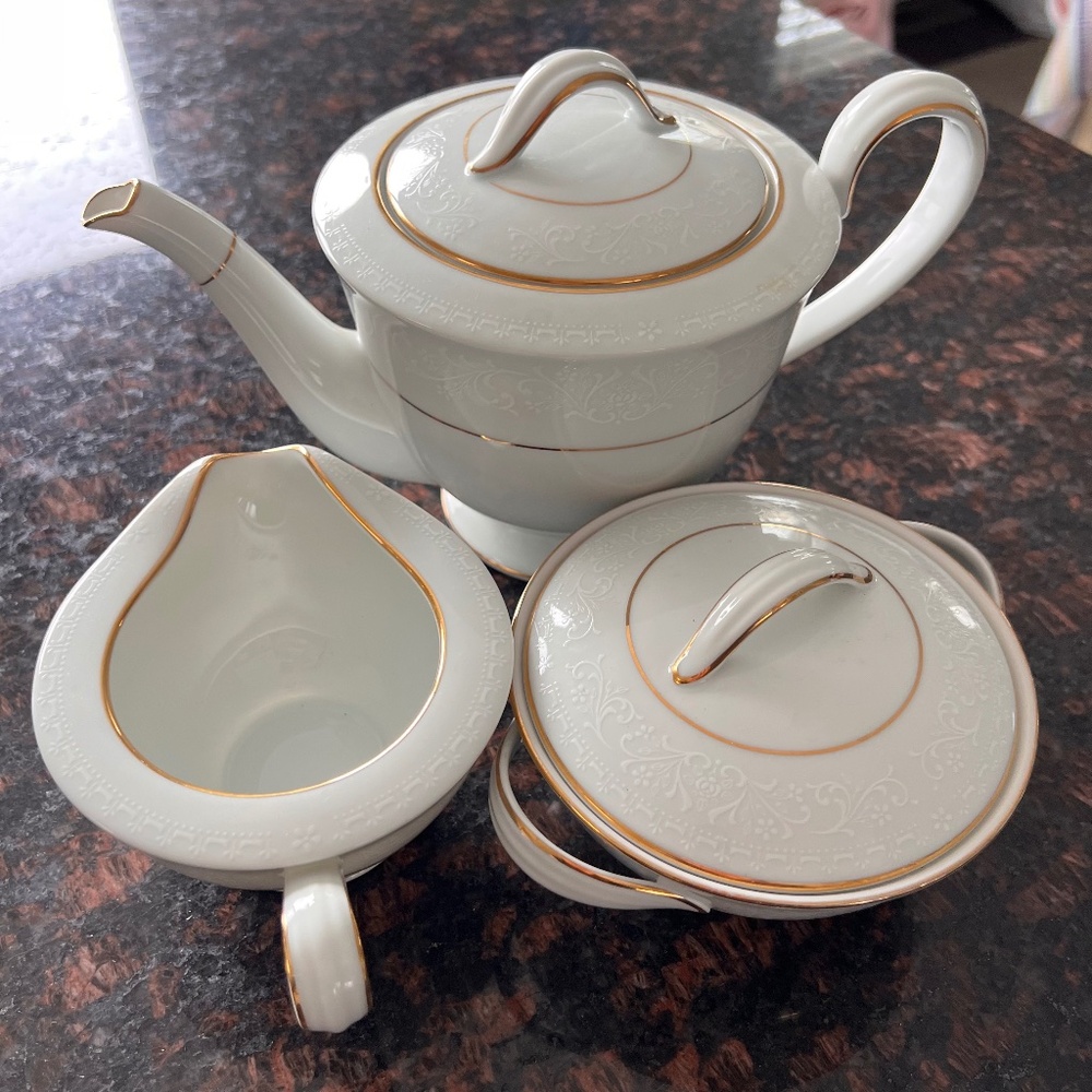 NORITAKE GUENEVERE 6517 Teapot, Creamer and Sugar Bowl with Lid